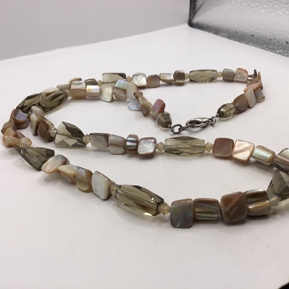 Mother of Pearl (MOP) Shell & Glass Bead Necklace - Picture 2 of 8